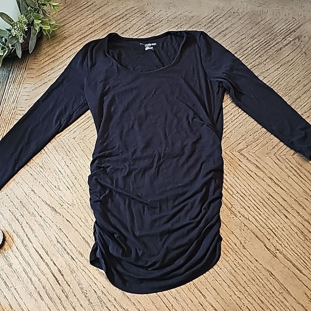 A Pea in the Pod black maternity top size S